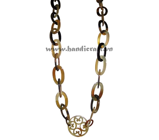 Oval horn links with round pendant