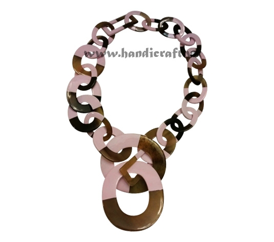 Half horn link lacquer necklace