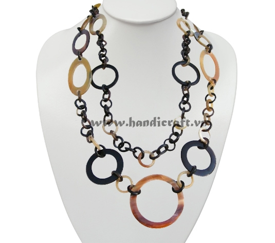Long horn necklace