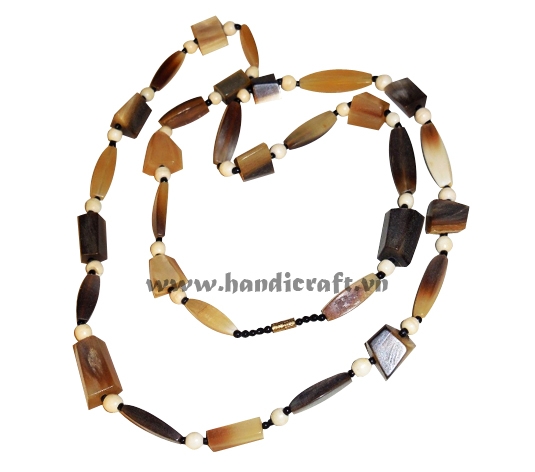 Solid horn beaded necklace
