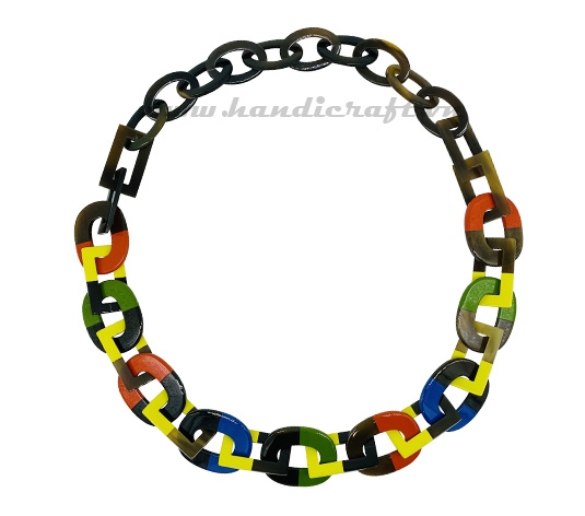 Oval horn with multi lacquer color necklace