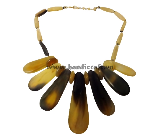 Natural solid horn necklace