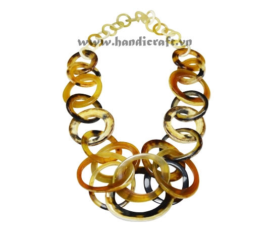 Round horn circles necklace