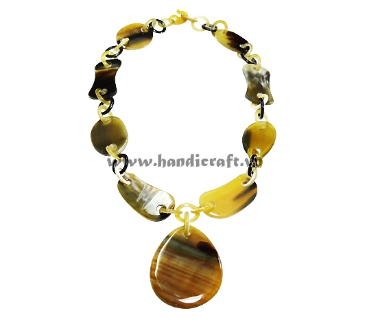 Small circles horn with solid horn chain and waterdrop pendant