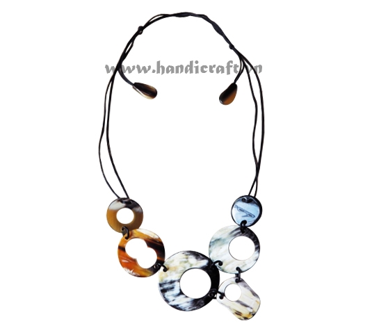 Round horn with faux leather trand