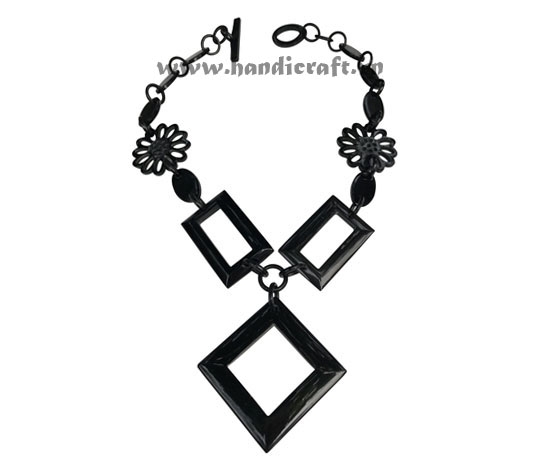 Black horn with square pendant