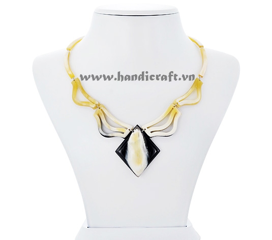 Natural horn necklace