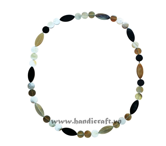 Round & oval horn necklace