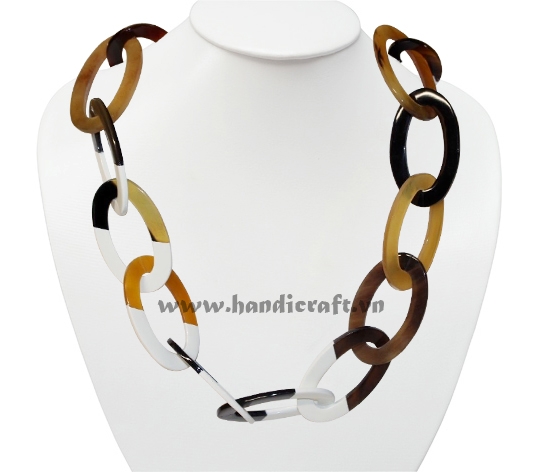 Horn & lacquer necklace