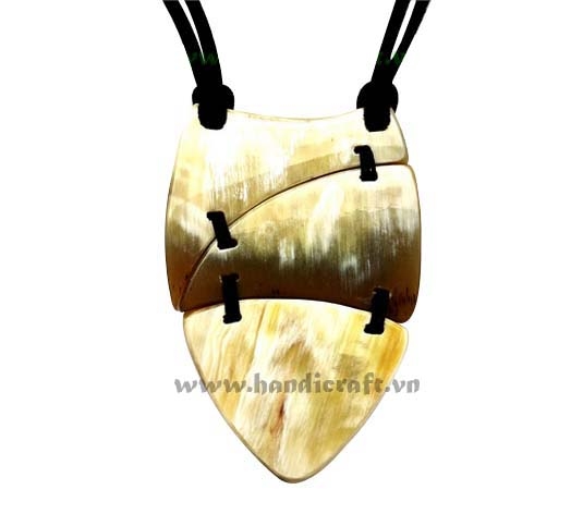 Horn pendant