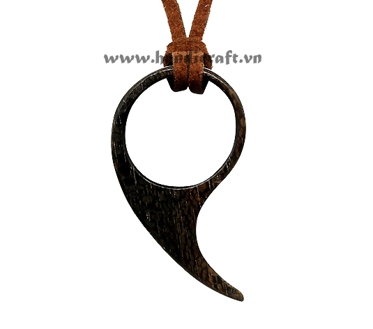 Horn pendant