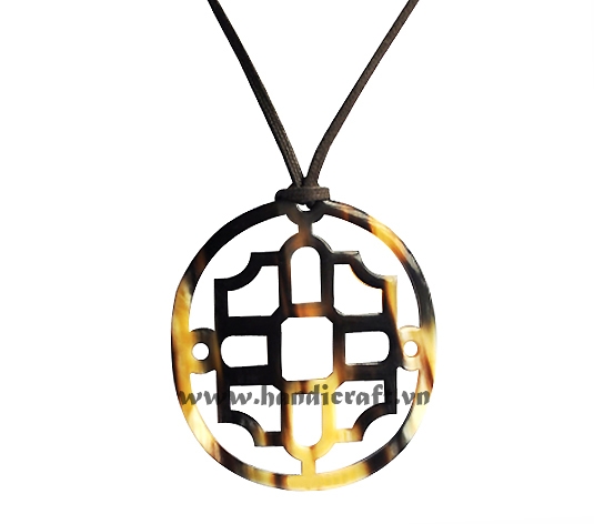 Horn pendant