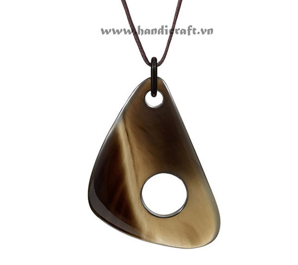 Horn pendant