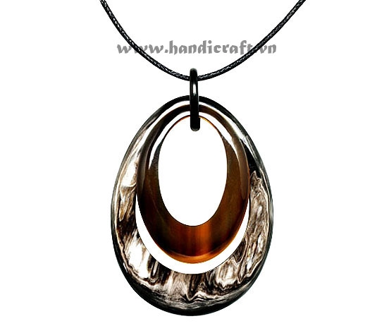 Horn pendant