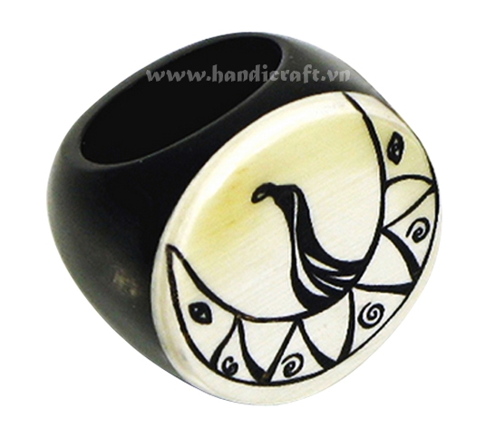 Horn engrave ring