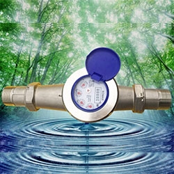 Đồng hồ nước Komax thân inox DN32 nối ren