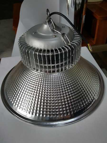 den-led-nha-xuong-200w