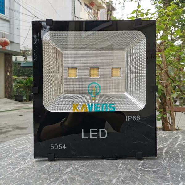 den-pha-led-150w-kavens