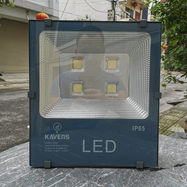 den-pha-led-kavens-200w-kep03