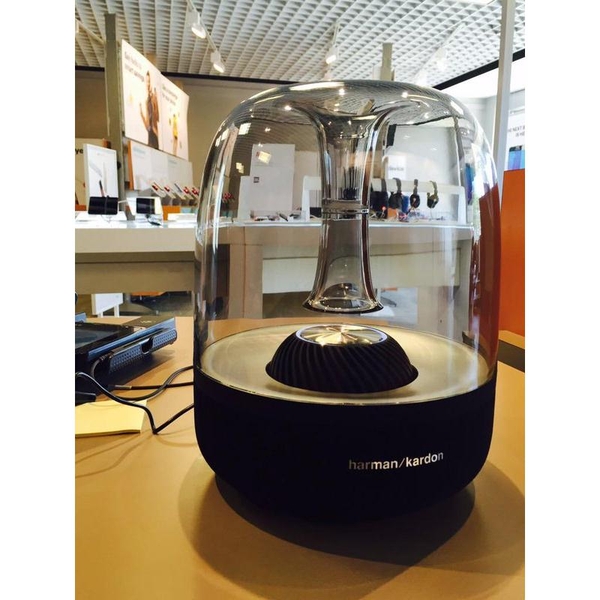 Loa Bluetooth Harman Kardon Aura Studio