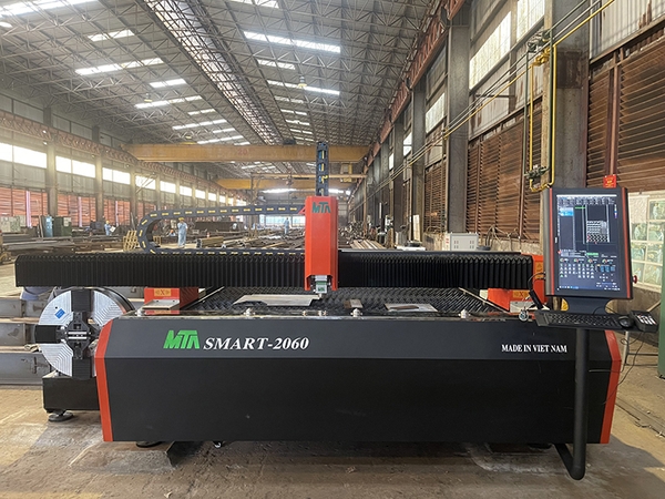 Máy Cắt Laser Fiber cắt kim loại tuổi thọ cao, đường cắt đẹp CNC24H.COM Máy Cắt Laser Fiber Cắt Kim Loại Tuổi Thọ Cao, Đường Cắt Đẹp Cnc24H.Com