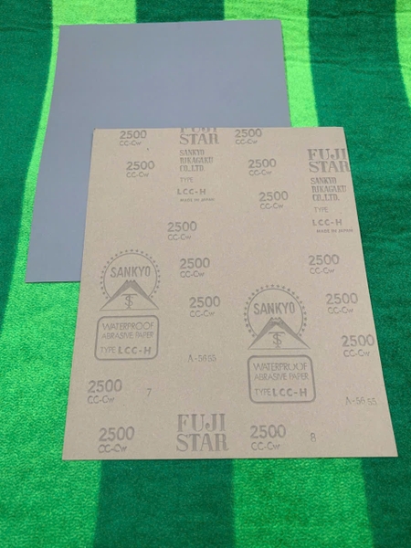 Toàn quốc bán giấy nhám A4 độ hạt #2500 Sankyo Fujistar, màu đen
