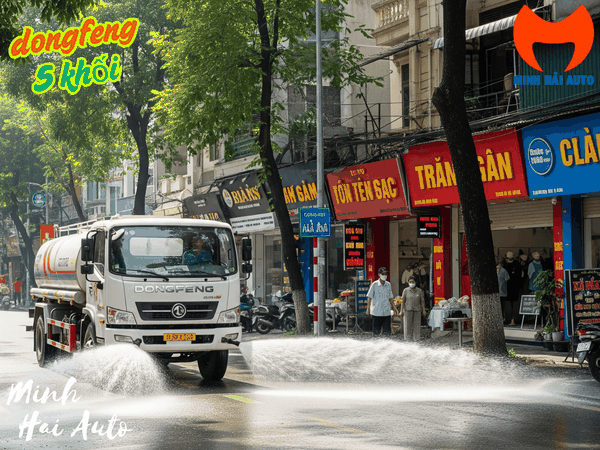 xe-bon-rua-duong-tuoi-cay-5-khoi-dongfeng