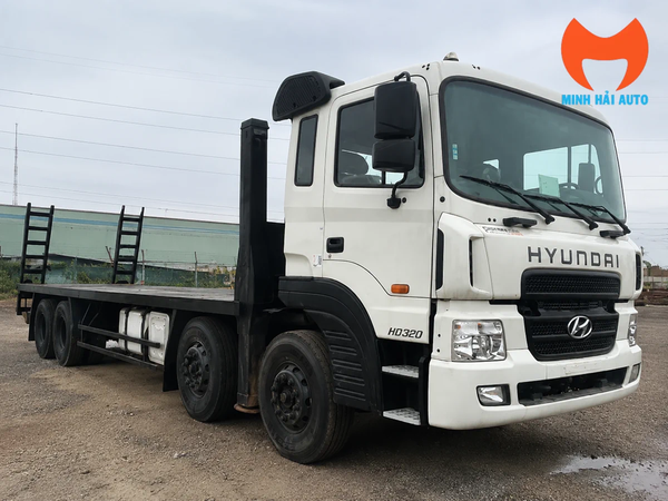 xe-nang-dau-cho-may-cong-trinh-hyundai-hd320-8x4