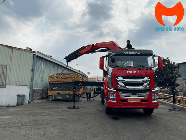 xe-dau-keo-isuzu-gan-cau-palfinger-pk32080c