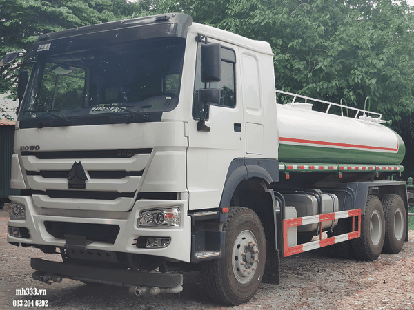 bao-gia-xe-phun-nuoc-howo-12-5-khoi-12-5m3-moi-nhat