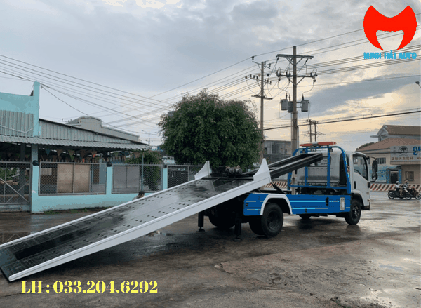 xe-cuu-ho-giao-thong-isuzu-2-5-tan-san-truot