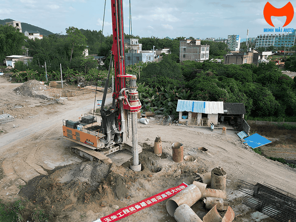 may-khoan-coc-nhoi-yuchai-ycr405