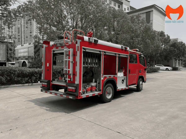 xe-cuu-hoa-dongfeng-8-khoi-nhap-khau-2025