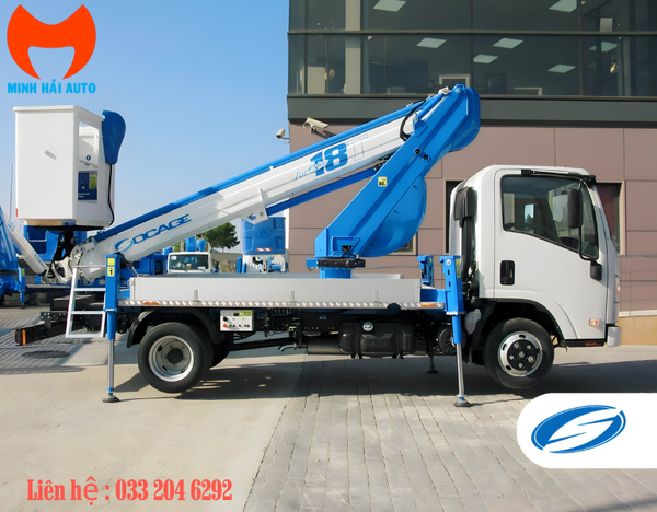 xe-o-to-nang-nguoi-18-met-sua-chua-dien