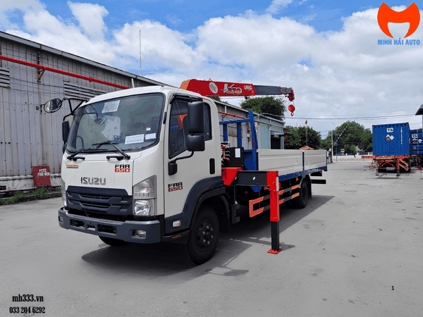 xe-cau-tu-hanh-3-tan-unic-isuzu-frr90ne5-cap-nhat-8-2025