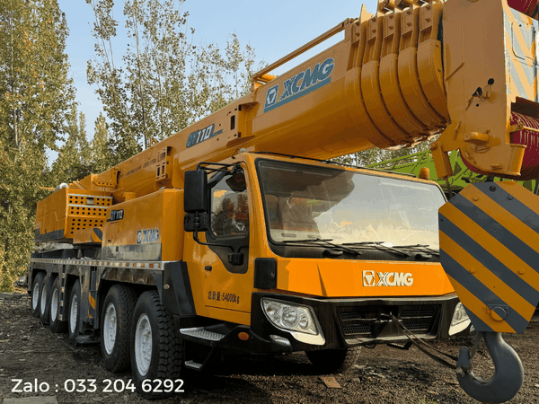 xe-cau-banh-lop-110-tan-xcmg-qy110kh