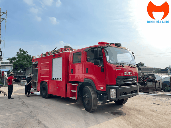 Xe chữa cháy nhập khẩu Isuzu cho nhà máy và kho bãi Xe chữa cháy cho khu công nghiệp và kho bãi