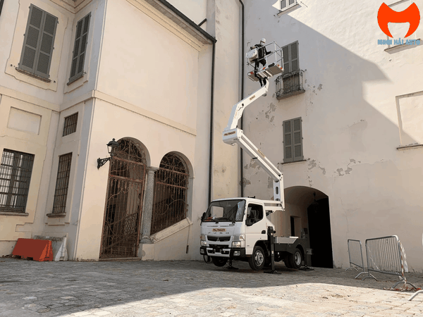 xe-nang-nguoi-palfinger-6m-102m