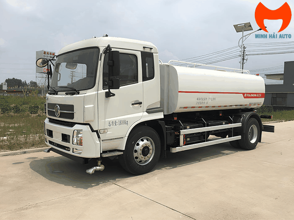 xe-phun-nuoc-rua-duong-dien-10-khoi