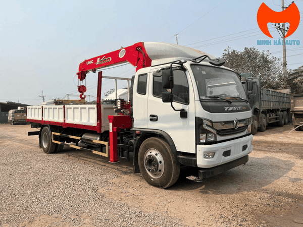 xe-tai-dongfeng-d8-gan-cau-unic-5-tan