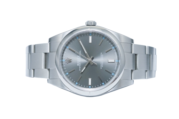 Đồng Hồ Rolex Oyster Perpetual 39 114300 Mặt Số Rhodium