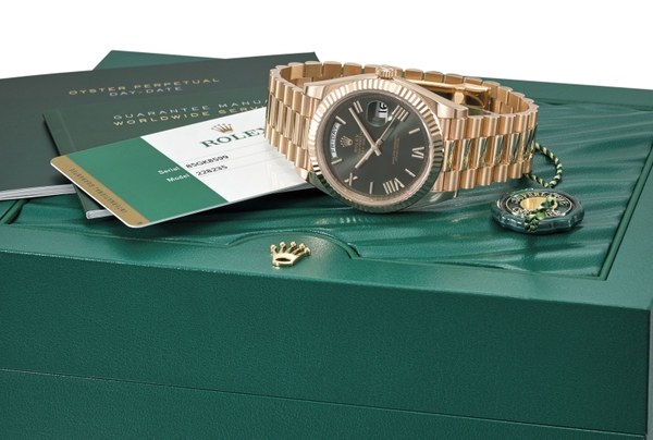 Đồng Hồ Rolex Day-Date 228235