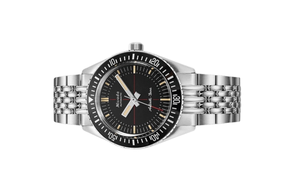 Đồng hồ đeo tay thương hiệu Nivada Grenchen, dòng sản phẩm Antarctic Diver, Ref num 32044A, mặt số họa tiết đen, size 38mm, máy tự động, vỏ và dây đồng hồ bằng thép không gỉ 316L, mới 100%