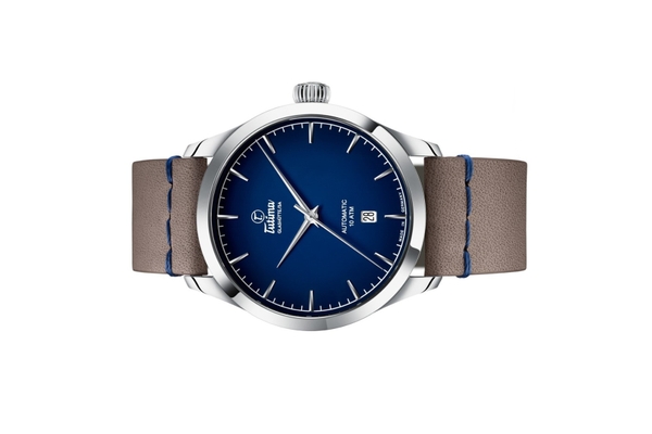 Đồng hồ đeo tay thương hiệu Tutima, dòng sản phẩm Flieger Aero Club, Ref no: 6105-53, mặt số xanh đậm, size 41mm, máy tự động, vỏ đồng hồ bằng thép không gỉ và dây đeo da Horween, hàng mới 100%