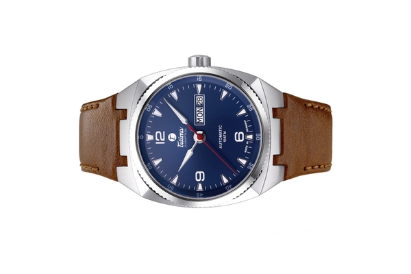 Đồng hồ đeo tay thương hiệu Tutima, dòng sản phẩm Saxon One M, Ref no: 6121-04, mặt số xanh thép, size 40mm, máy tự động, vỏ đồng hồ bằng thép không gỉ và dây da, hàng mới 100%