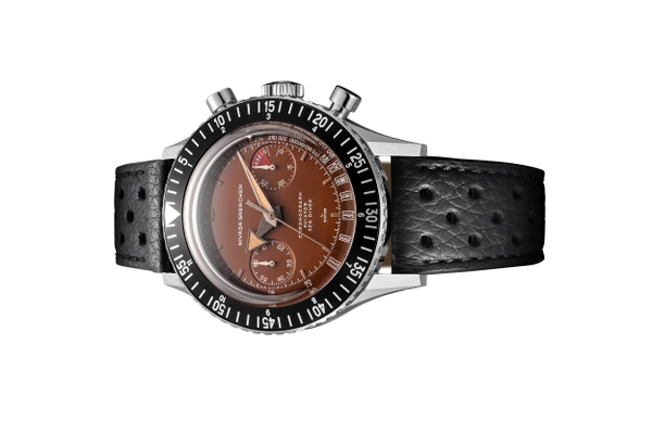 Đồng hồ đeo tay thương hiệu Nivada Grenchen, dòng sản phẩm Chronomaster, Ref number: 85141M, mặt số màu đỏ tropical, size 41mm, lên dây cót bằng tay, vỏ thép không gỉ 316, mới 100%