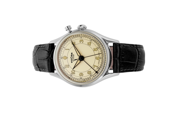 Đồng hồ đeo tay thương hiệu Vulcain, dòng sản phẩm Cricket Classique, Ref no: 100168B77, mặt số Eggshell, size 39mm, máy lên cót tay, vỏ đồng hồ thép không gỉ, dây da cá sấu, hàng mới 100%