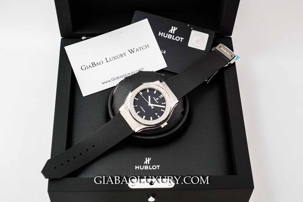 Đồng Hồ Hublot Classic Fusion Black Titanium 42mm 542.NX.1171.RX