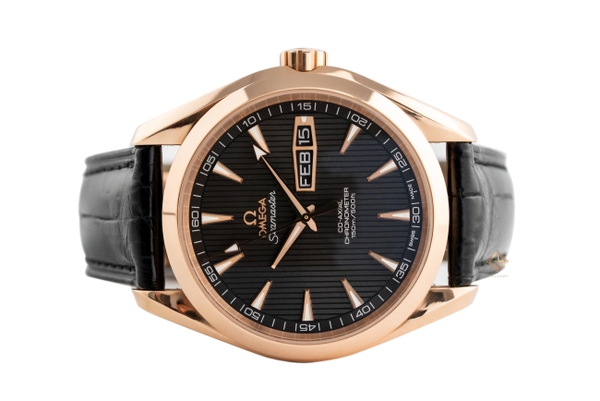 Đồng Hồ Omega Seamaster Aqua Terra 150M Co-Axial Annual Calendar 43mm 231.53.43.22.06.001