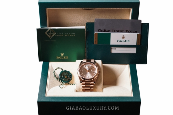 Đồng Hồ Rolex Day-Date 40 228235 Mặt Số Sundust Nạm Kim Cương